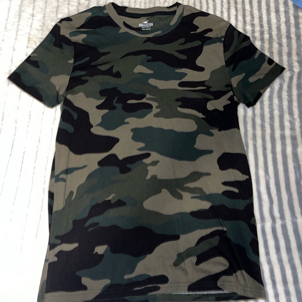 Hollister Camouflage Short Sleeve Tee - Green and Black